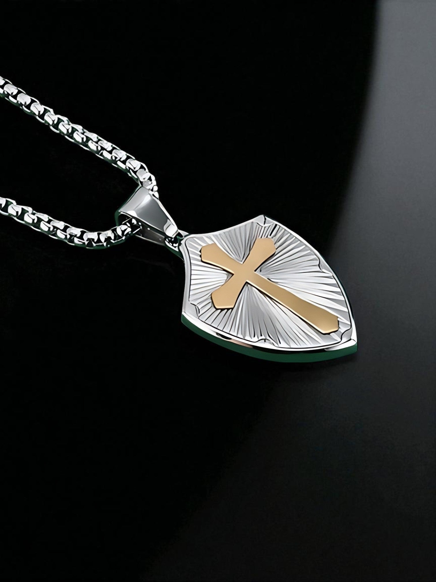 Collier Bravor