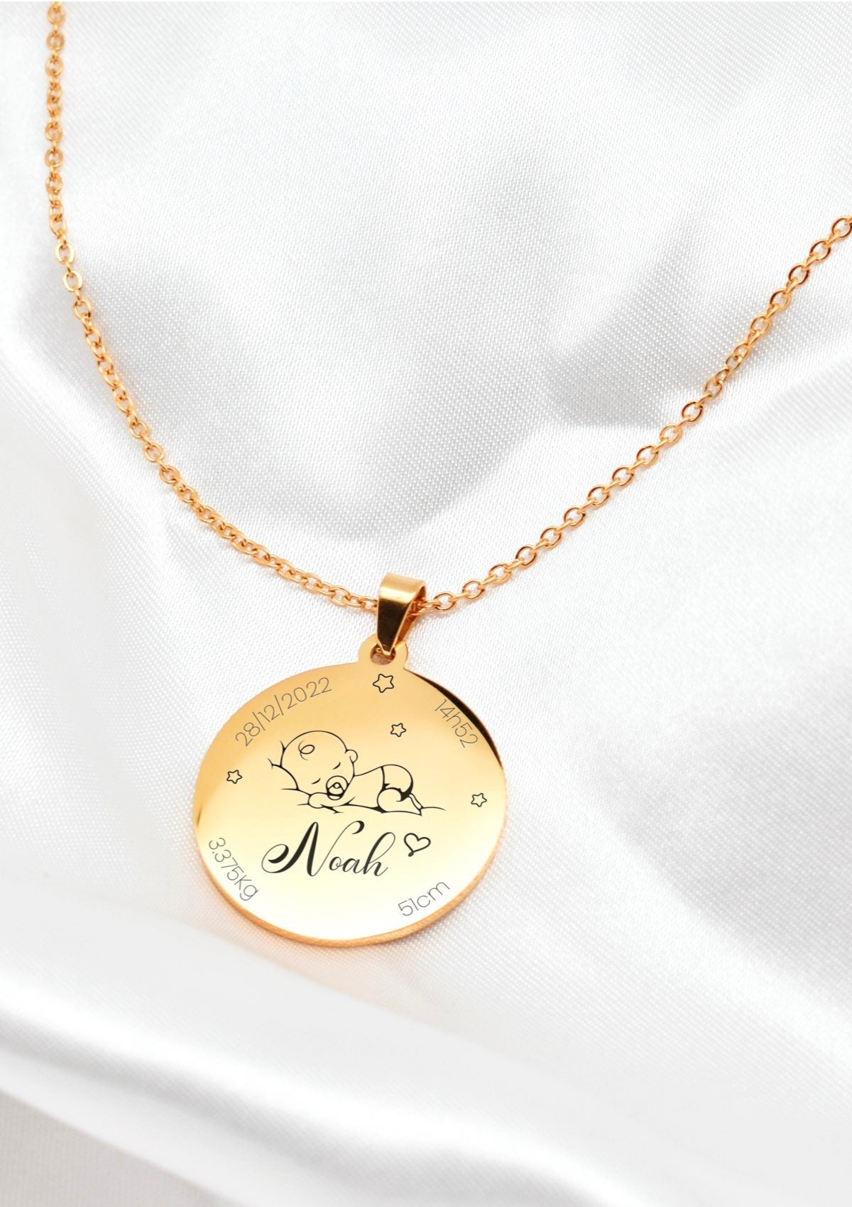 collier de naissance doré bébé d'amour