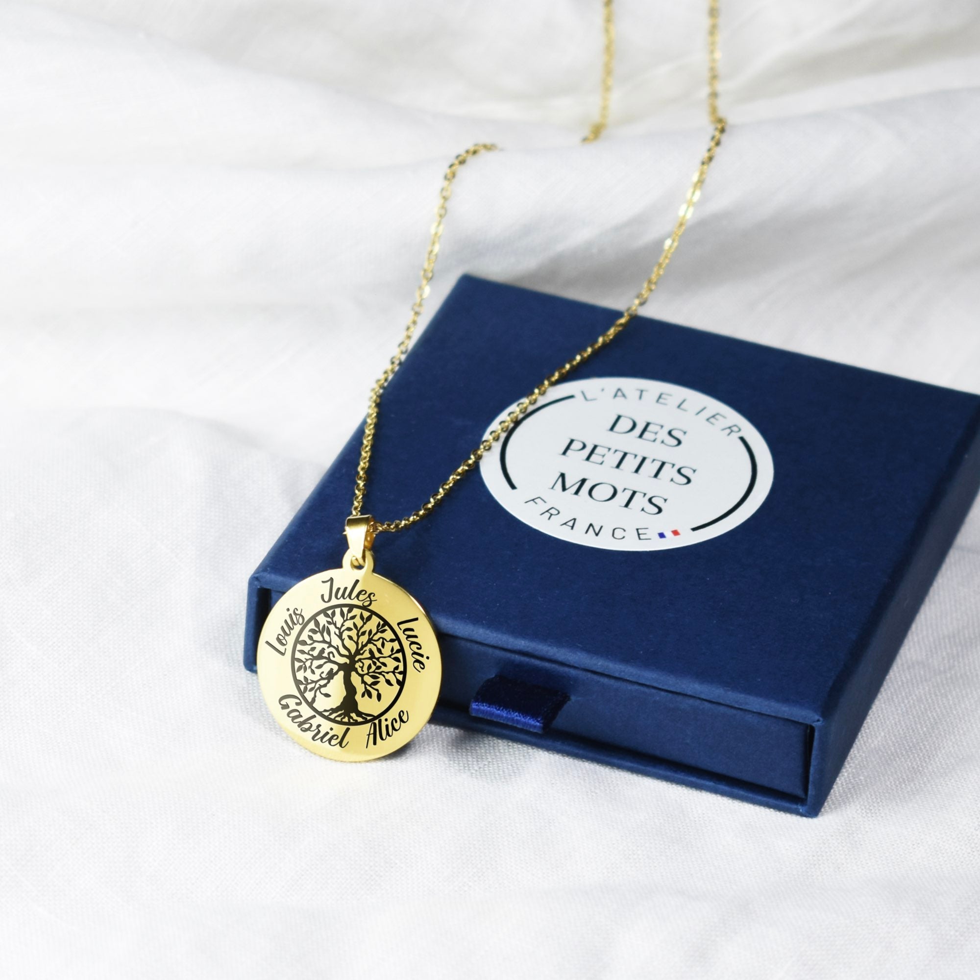 Le cadeau parfait : le collier arbre de vie personnalisé