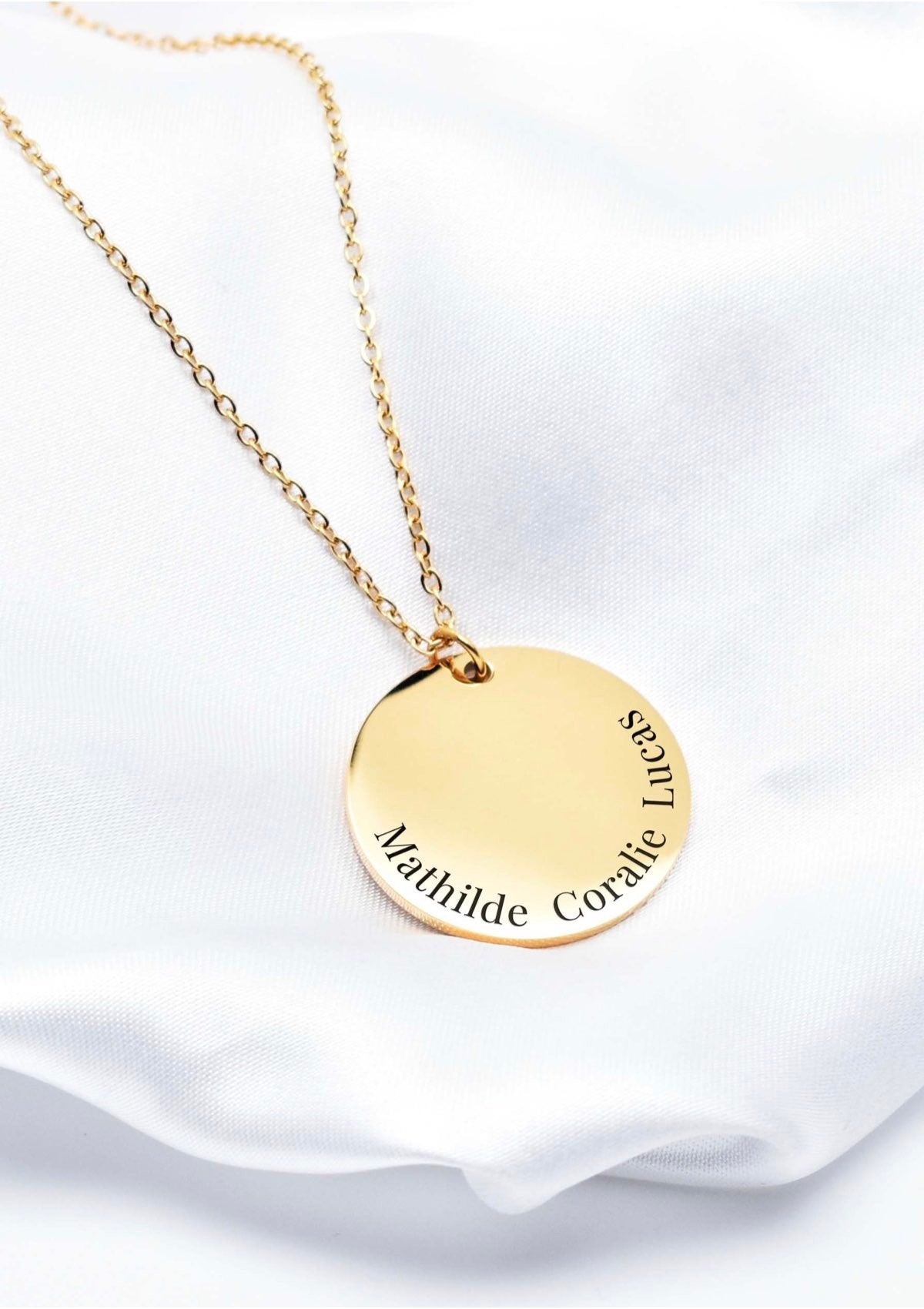 collier à personnaliser avec prénoms