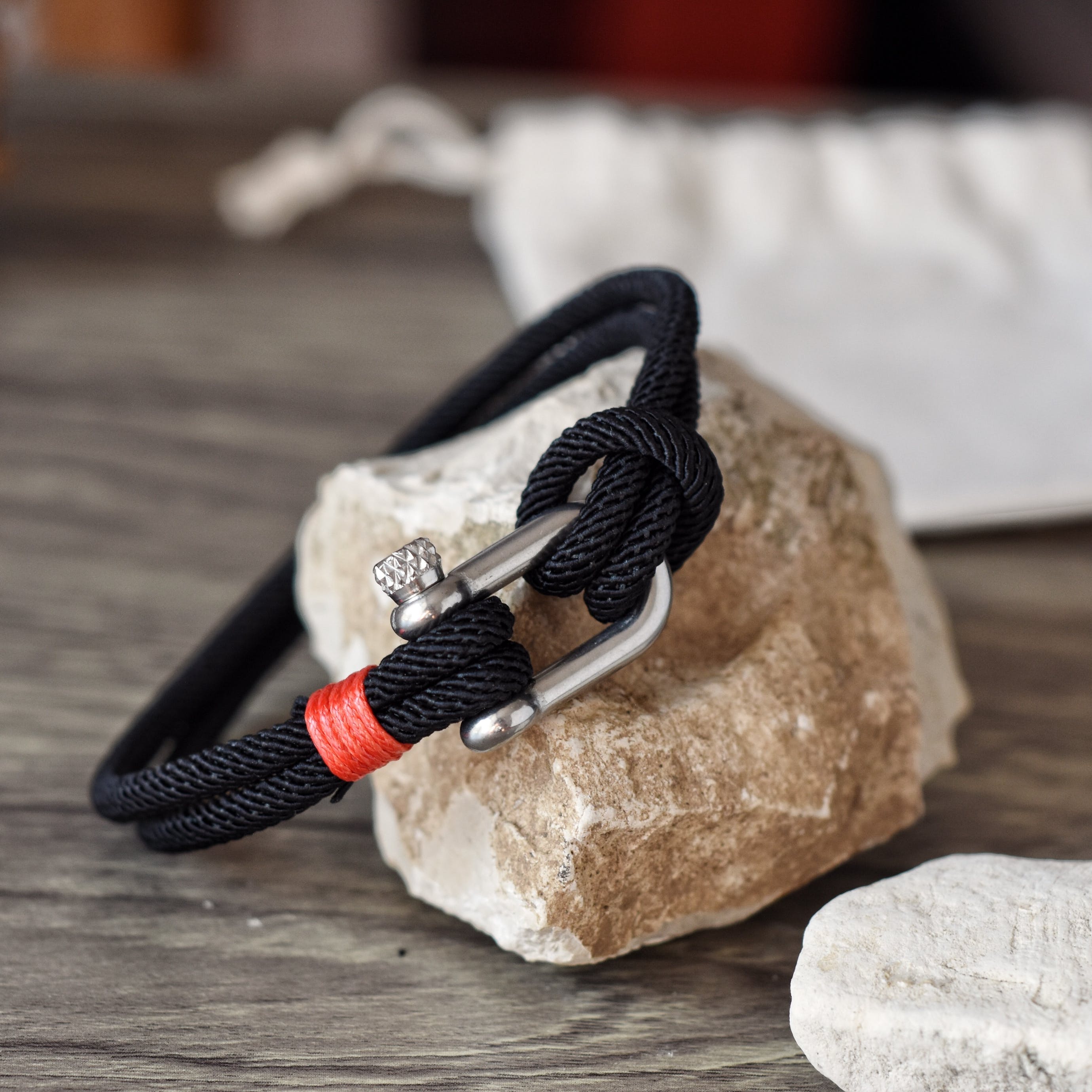 bracelet mousqueton manille noir