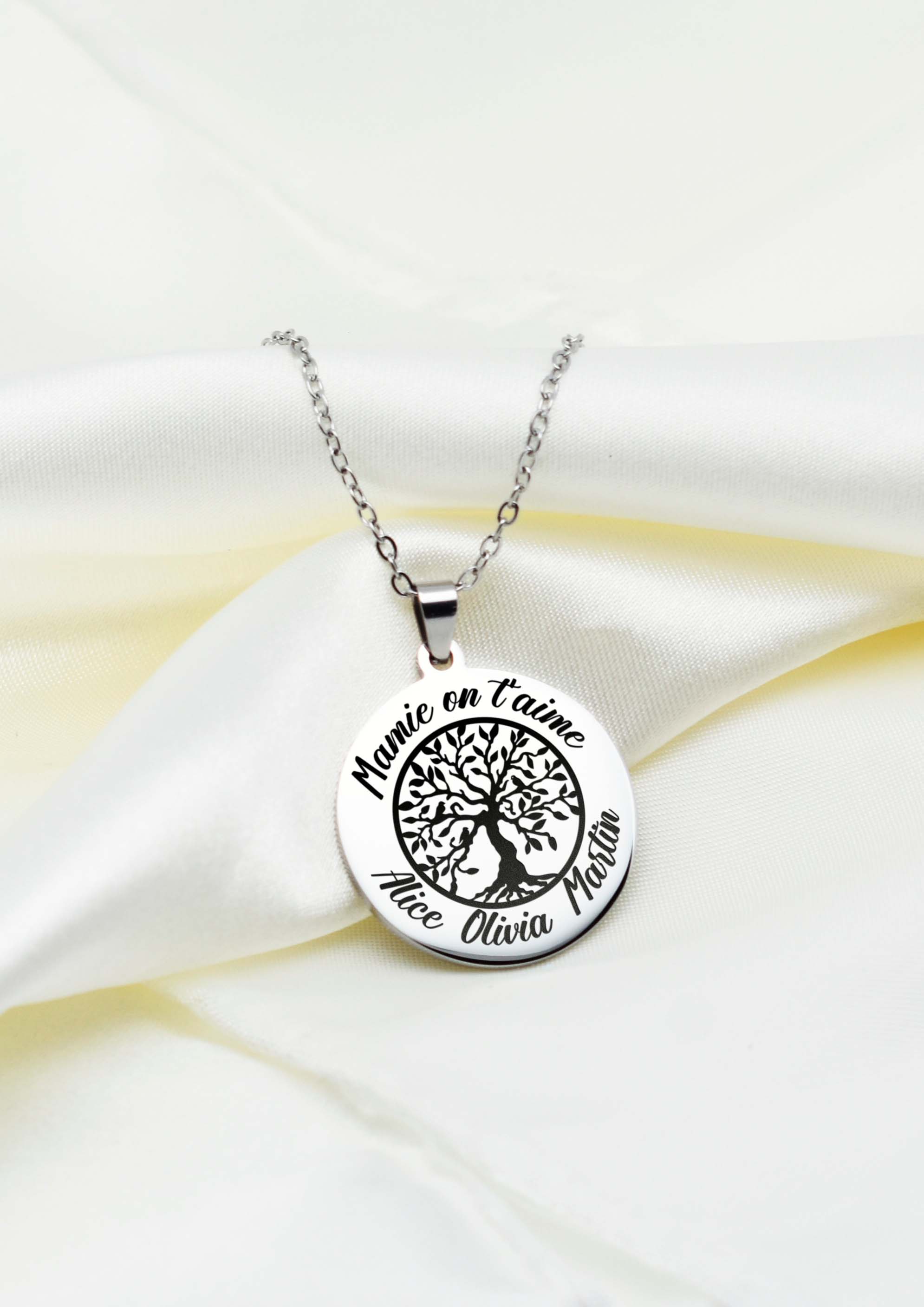collier personnalisé arbre de vie mamie on t'aime