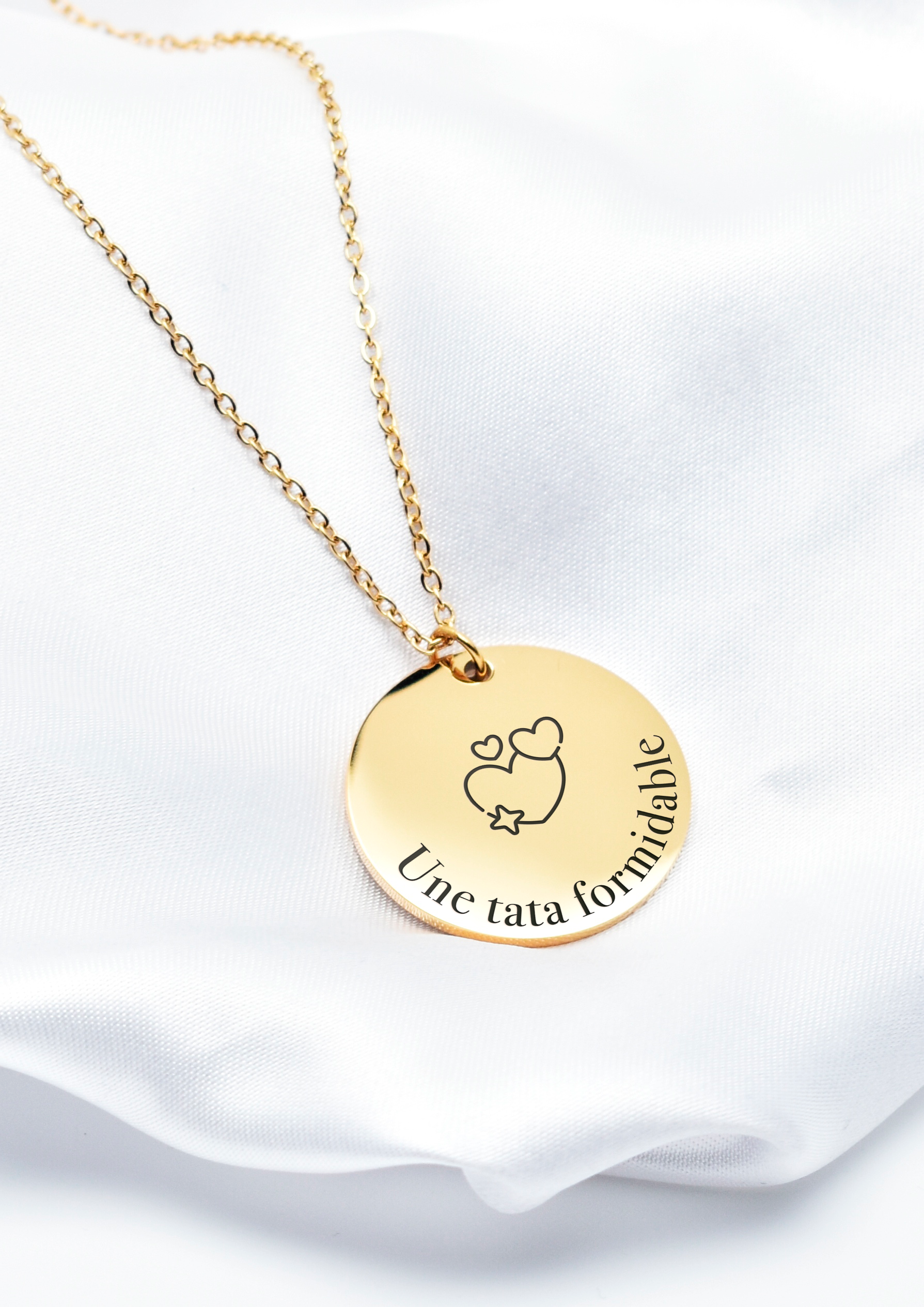 collier une tata formidable doré